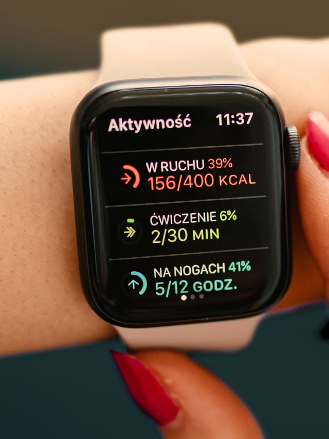 Best smartwatch under Rs 2000